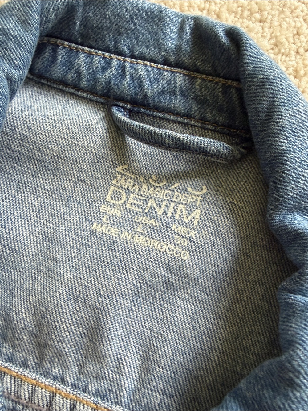 Denim jacket with oatches - Picture 3 of 8